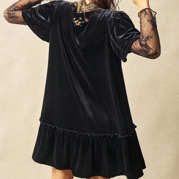 Black Boho Women's Knit V-Neck Floral Velvet Mini Dress - Picture 2 of 8